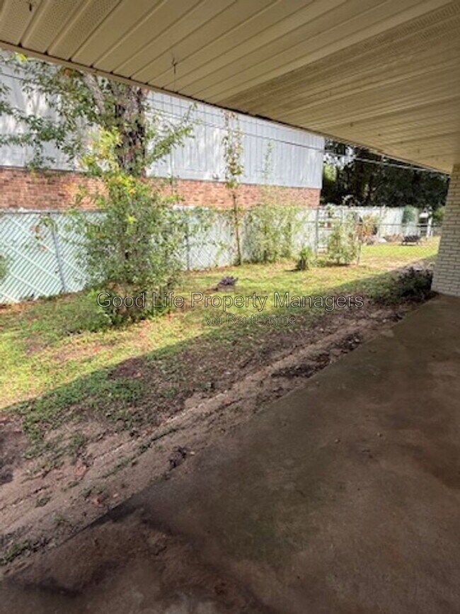 Building Photo - 3751 E Olive Rd