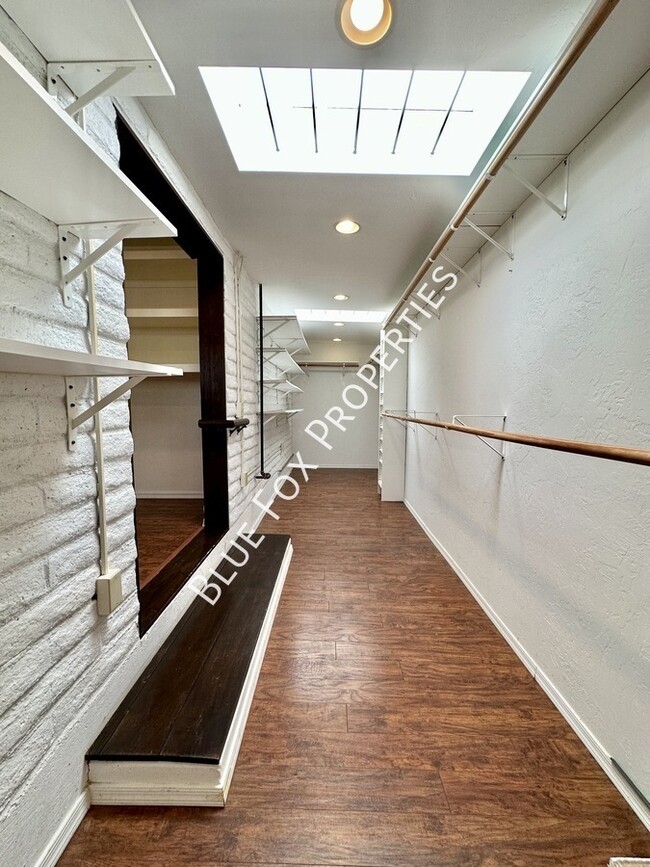Building Photo - 8825 E Old Spanish Trail
