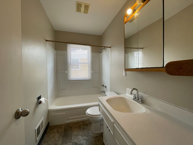 Building Photo - Villard Ave - 8129-31 W