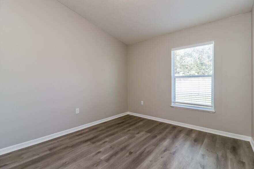 Building Photo - 1305 Alhambra Crest Dr