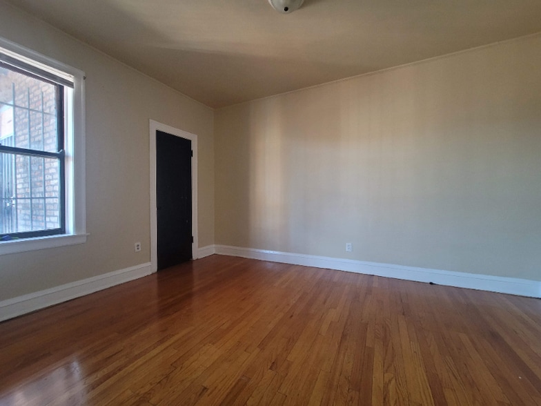 Building Photo - 1643 W 80th St