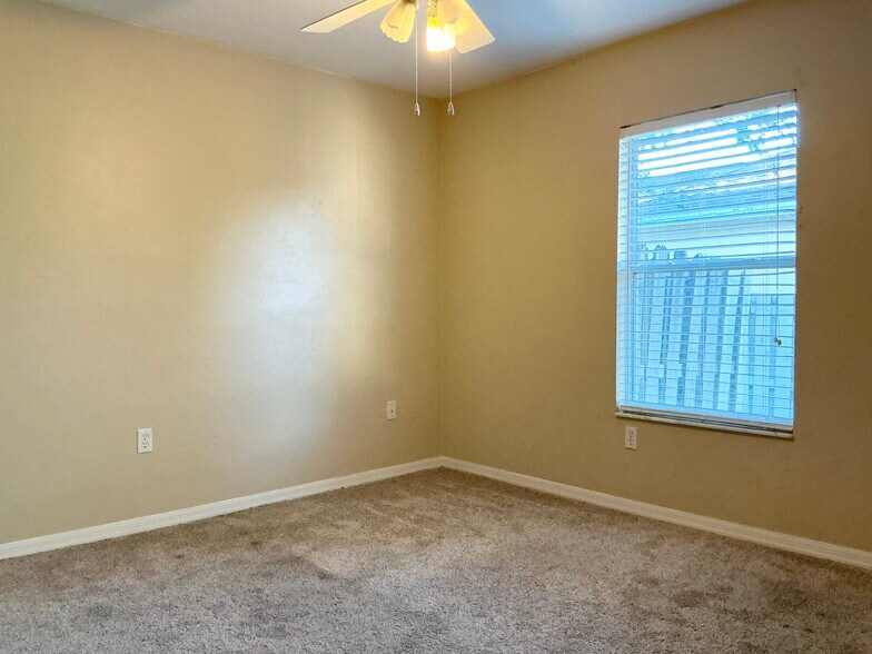 Building Photo - 8707 NW 10th Pl