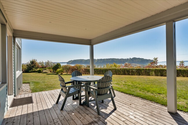 Building Photo - 1 Shoreline Dr