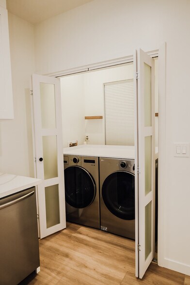 Laundry - 233 E 25th St