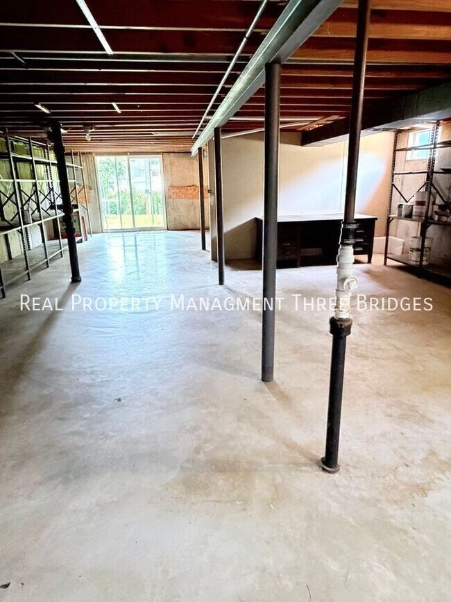 Building Photo - 5245 Ville Anita Ct