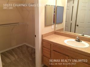 Building Photo - 10103 Courtney Oaks Circle #101 Tampa 3361...