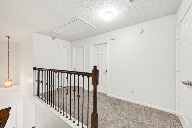 Building Photo - 1273 El Camino Village Dr