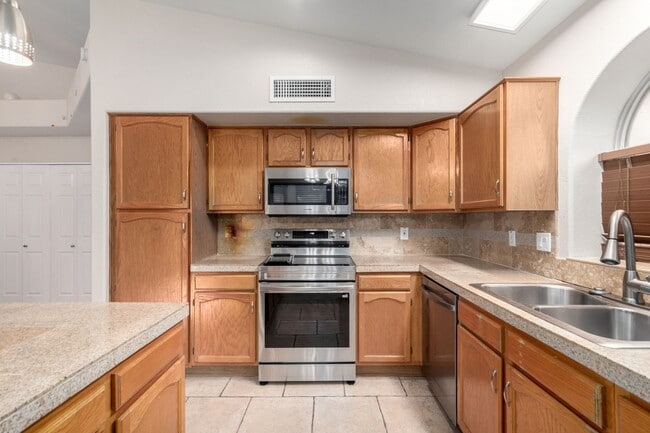 Building Photo - Perfect Ahwatukee Rental