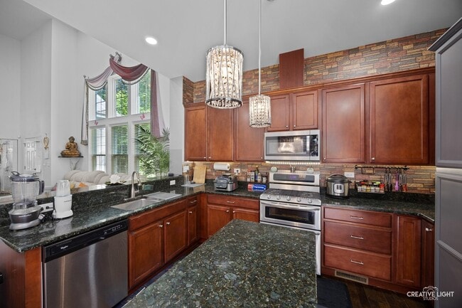 Building Photo - 2704 Blakely Ln