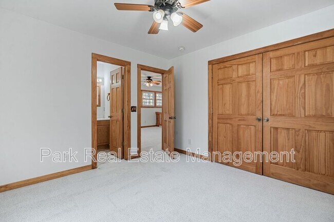 Building Photo - 35 Hedgecock Farm