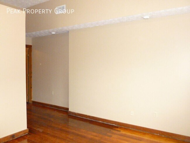 Building Photo - 3207 Vine St