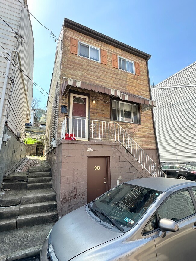 Building Photo - 38 Gregory St