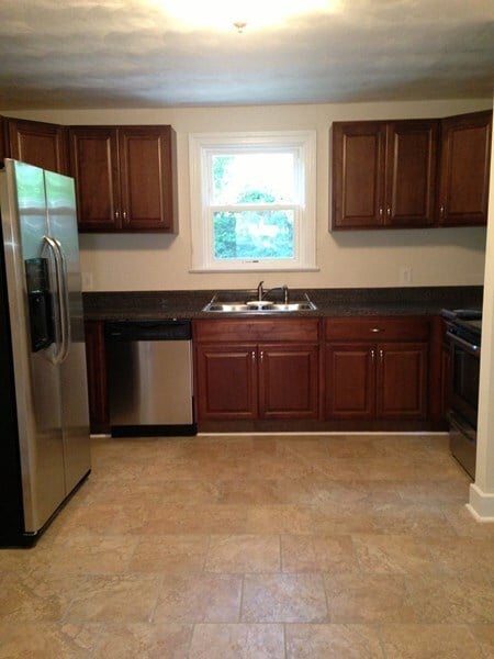 Building Photo - 1530 W Little Creek Rd