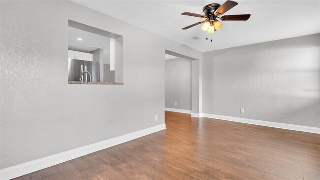 Building Photo - 203 80th Ave N