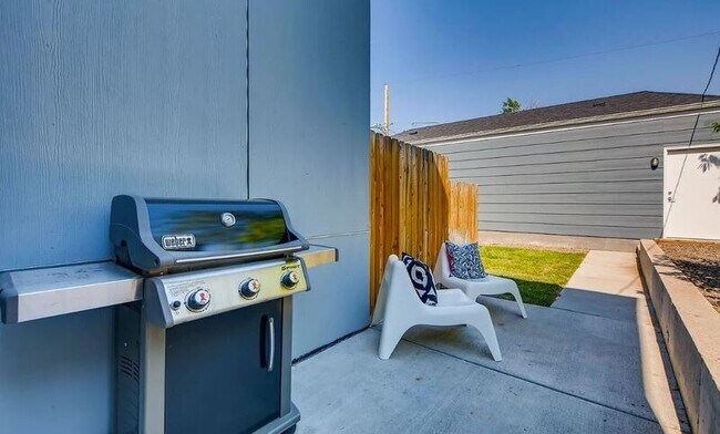 Building Photo - 1334 Osceola St