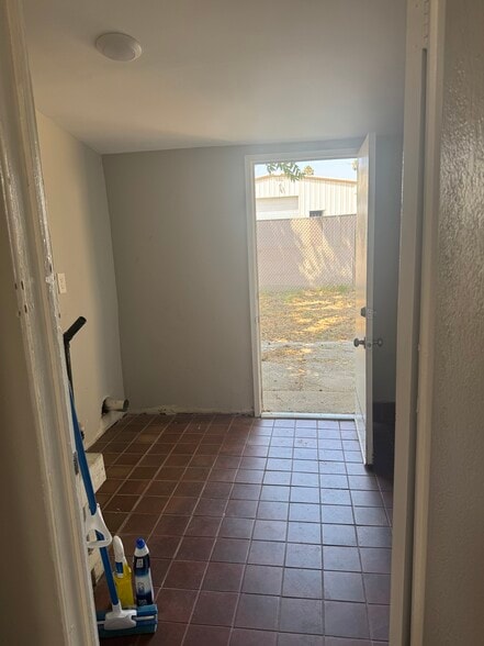 Building Photo - 1535 Patricia Ave