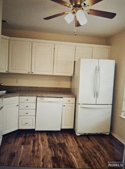 Building Photo - 2208 Lancaster Ct