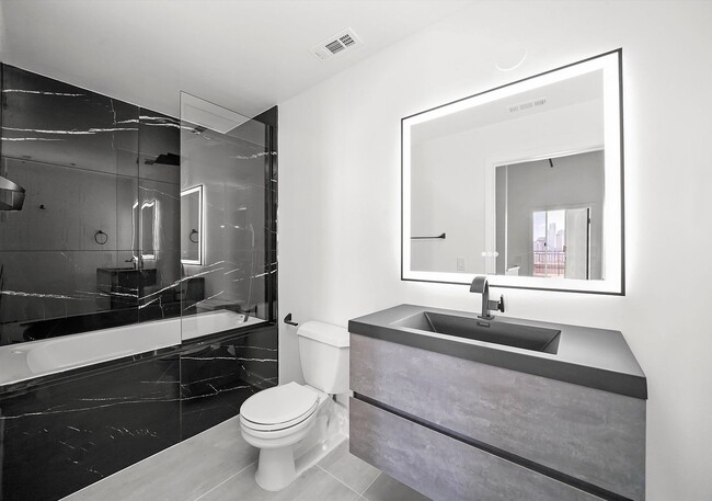 Building Photo - 6 S Laflin St