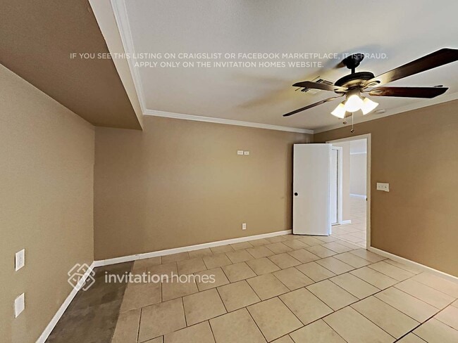 Building Photo - 3433 W Paradise Dr