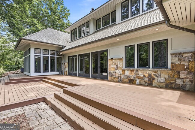 Building Photo - 3735 Smithtown Rd