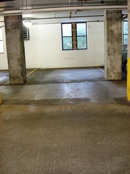 Garage Parking - 811 S Lytle St