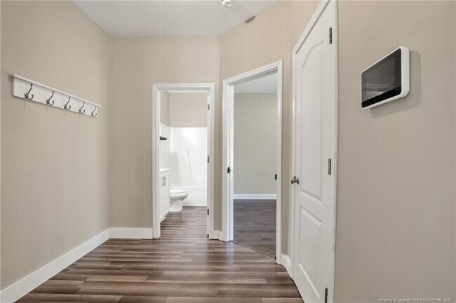 Building Photo - 2779 Rivercliff Rd