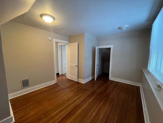 Building Photo - Lovely 2BR Home w/Fenced in Backyard!