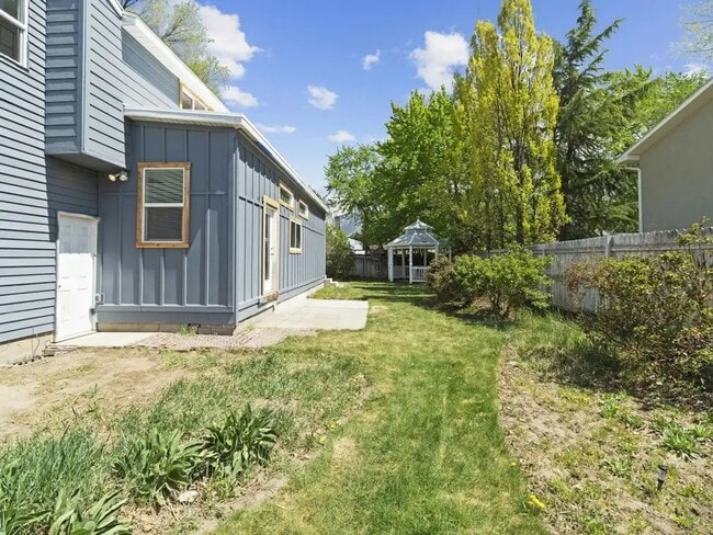 Building Photo - 1630 Ridgemark Dr