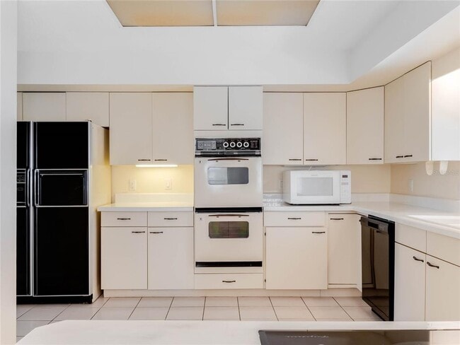 Building Photo - 9531 Bay Vista Estates Blvd