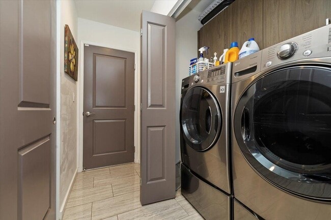 Building Photo - 52273 Avenida Madero