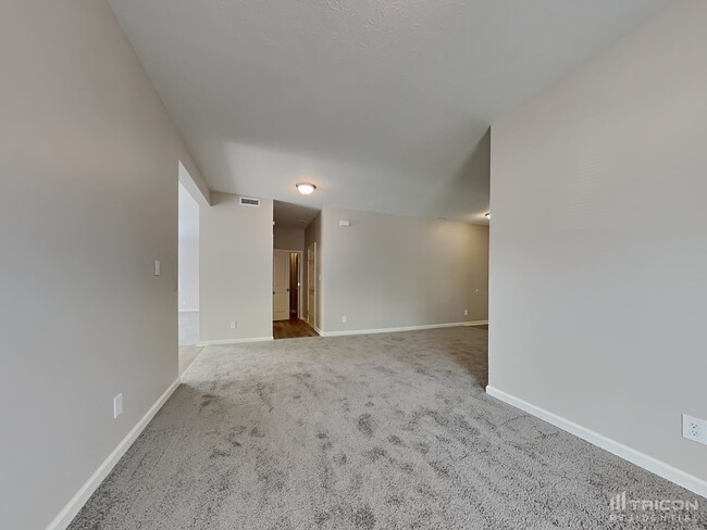 Building Photo - 15183 Royal Grove Dr