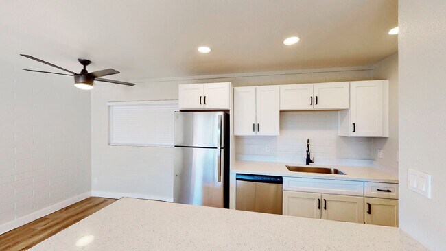 Building Photo - 1714 E Ocotillo Rd