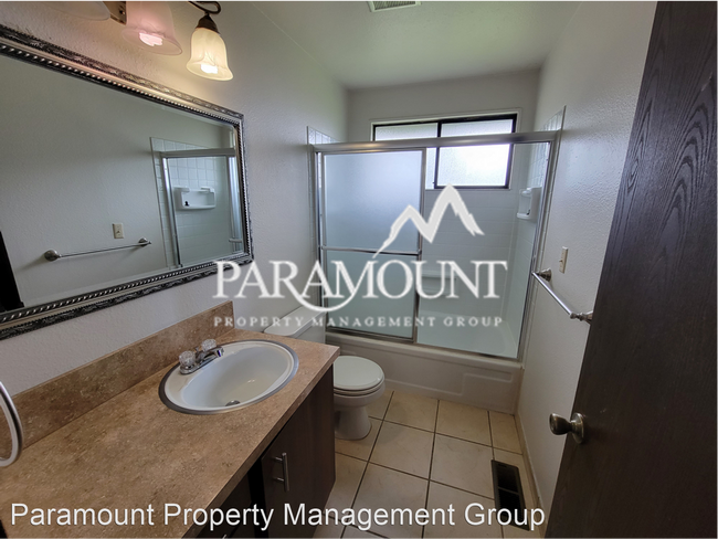 Building Photo - 3 br, 1.5 bath House - 1489 SE Bethel Vall...