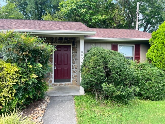 Building Photo - 2 Bedroom Maryville Perfect Location