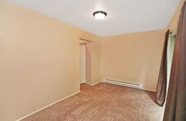 Building Photo - Serene Park-Like Sanctuary | Large Updated Townhome with Wooded Views, 3 bathrooms and 2 large be...