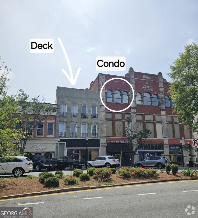 Building Photo - 102 N Hill St