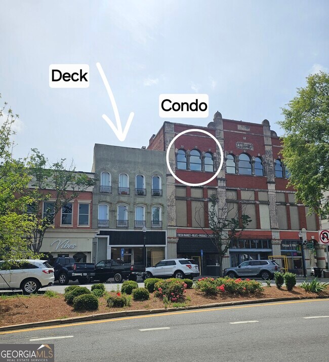 Primary Photo - 102 N Hill St