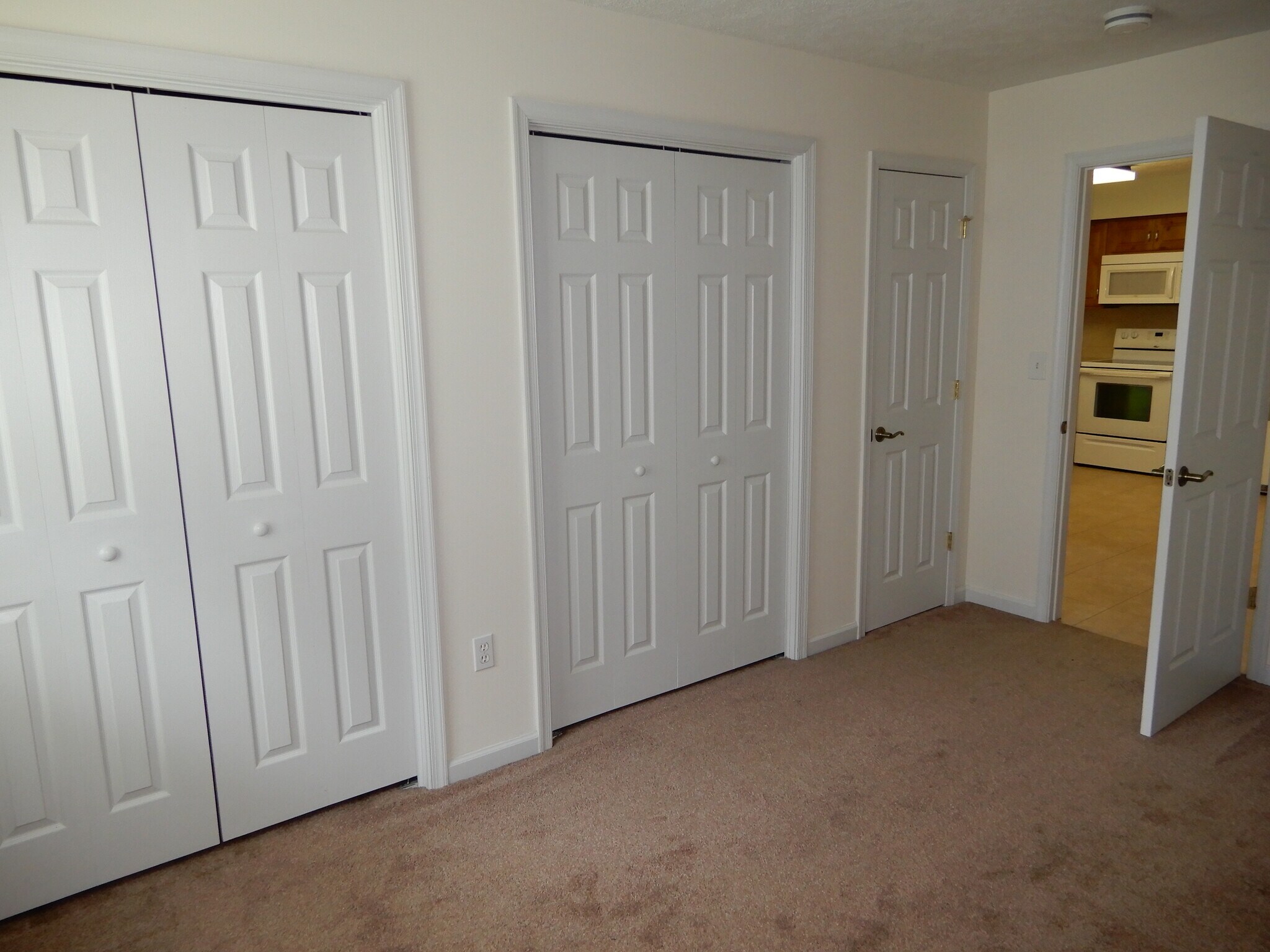 2nd Bedroom - 117 S Kistler St