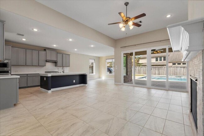Building Photo - 4071 Northern Spruce Dr