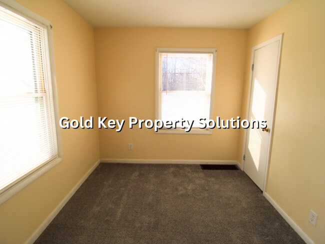 Building Photo - MUNCIE 3 BR 1 BA House with Carport and Large Yard (SECTION 8 APPROVED)