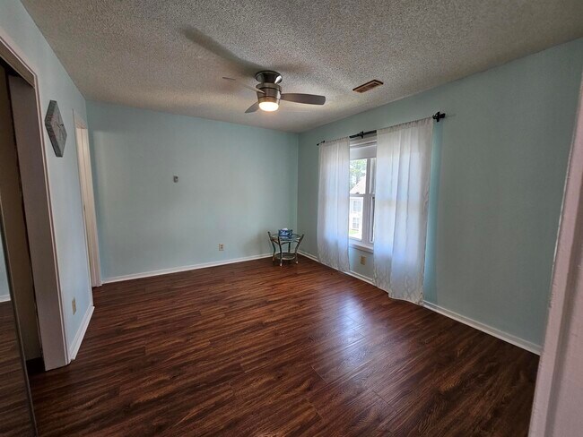 Building Photo - 4489 Little River Inn Ln