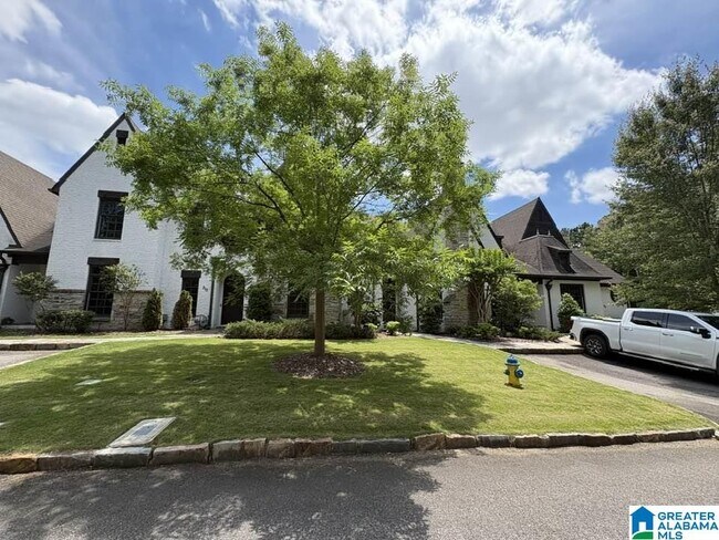 Building Photo - 305 Heritage Dr