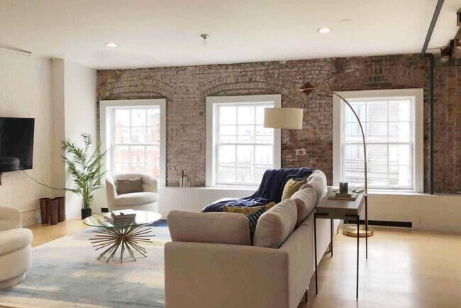 Building Photo - 25 Peck Slip