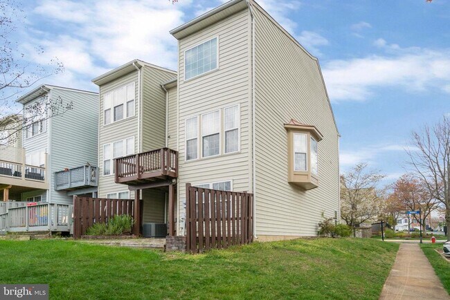 Building Photo - 6340 Walking Ln