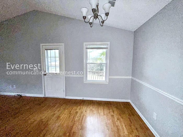 Building Photo - 33 Cathedral Heights