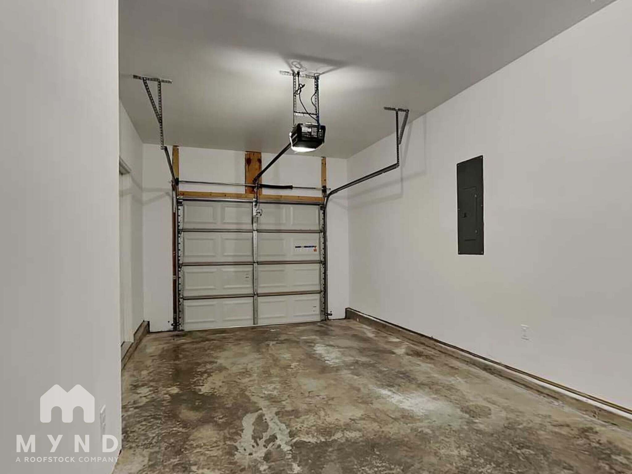 Building Photo - 803 The Heights Ln