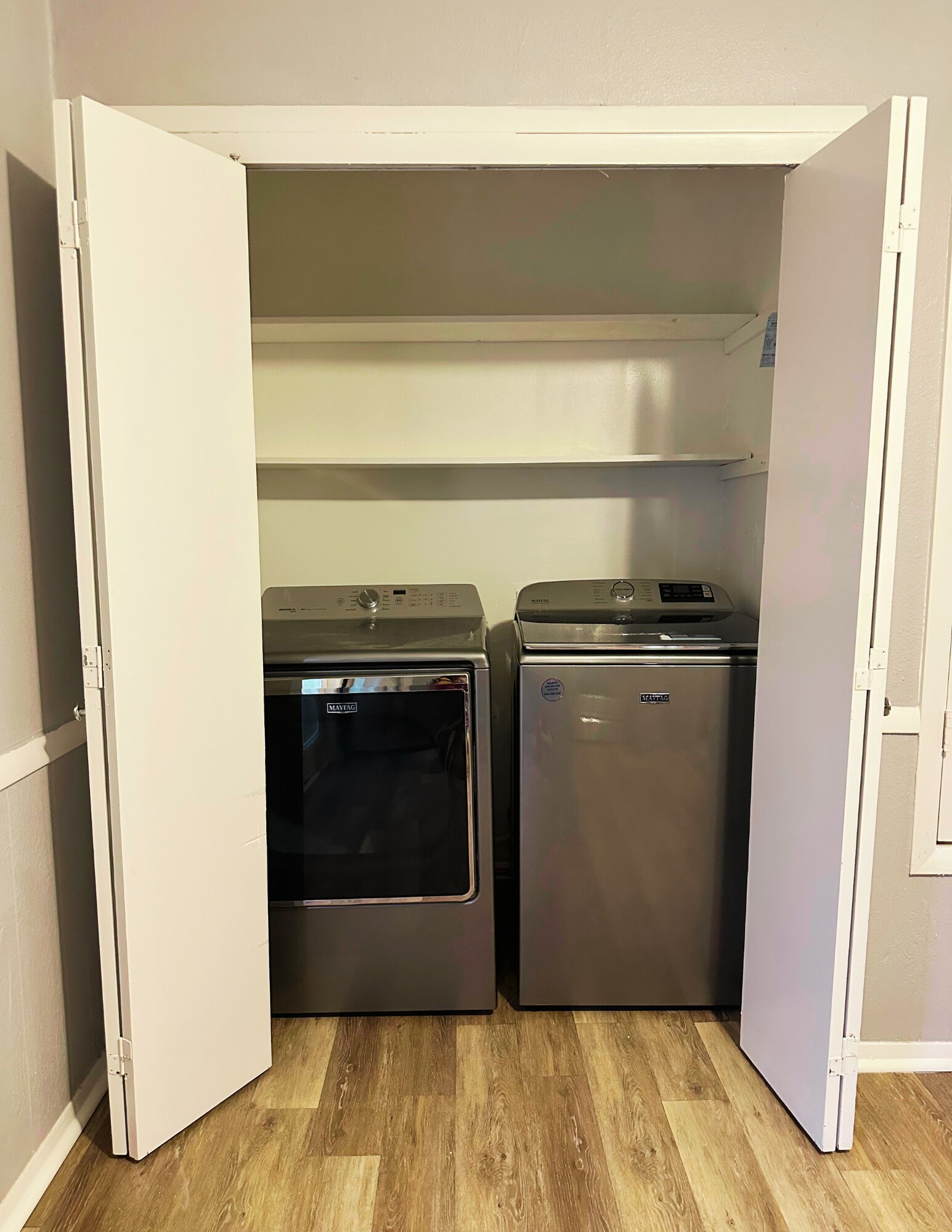 Maytag washer/dryer set included - 8302 Woodview Dr E
