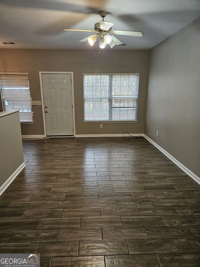 Building Photo - 180 Brookview Dr