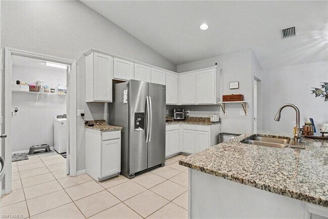 Building Photo - 1109 NW 12th Ln