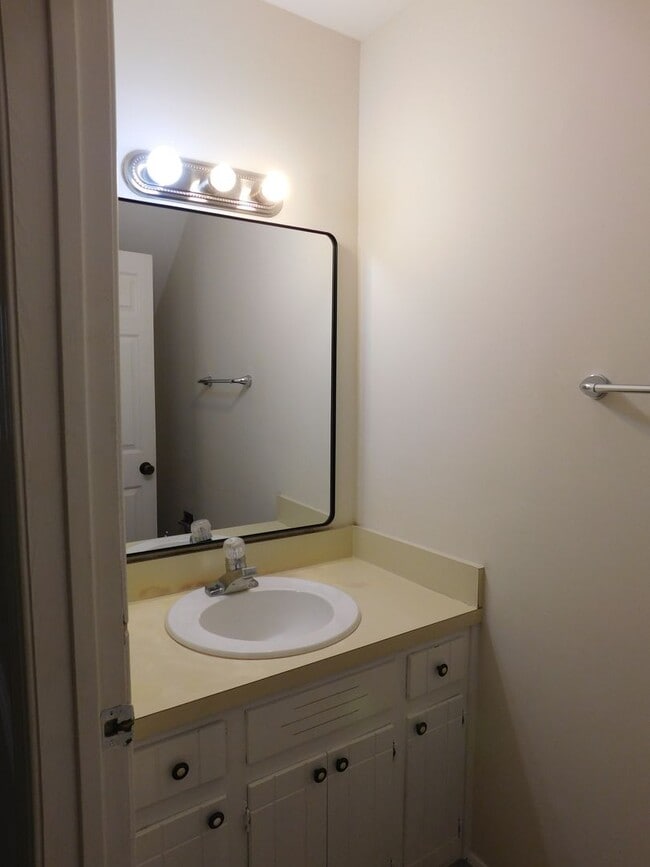 Building Photo - 1509 College Way